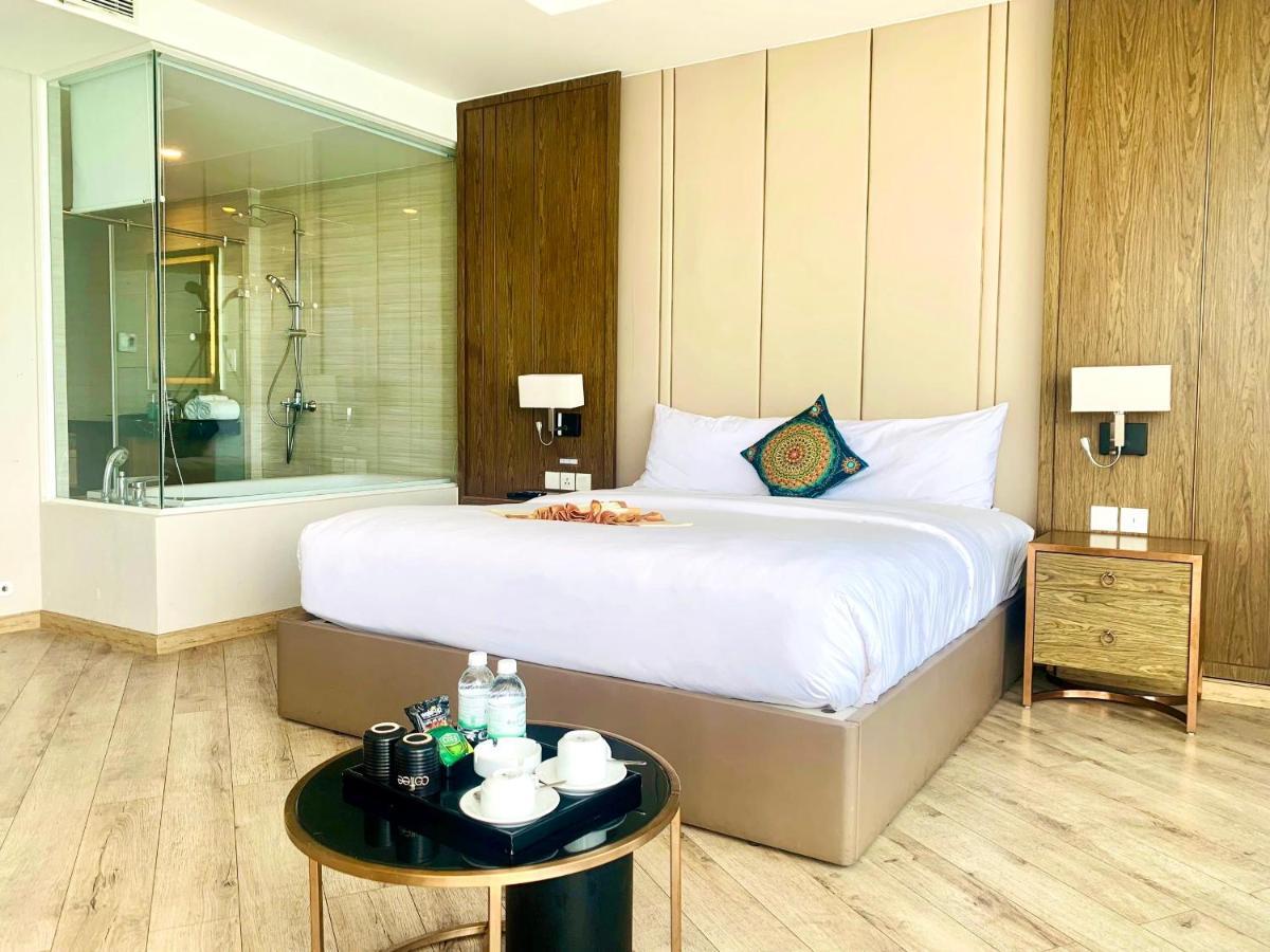Rollton Ocean View Apartment Нячанг Экстерьер фото
