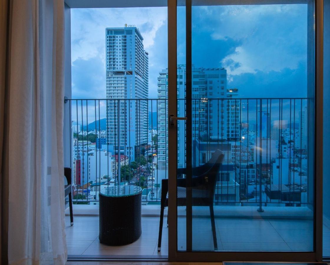 Rollton Ocean View Apartment Нячанг Экстерьер фото
